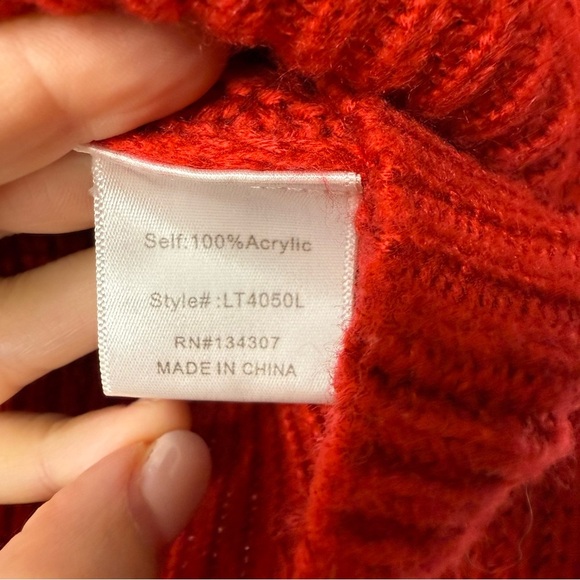 Line and Dot Red Women's Cropped Sweater with Zipper Size Small - Picture 4 of 8